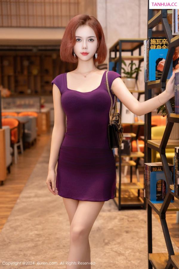   [XiuRen]高清写真图 2024.08.07 No.8978 白芷yy 美腿性感第21张图片